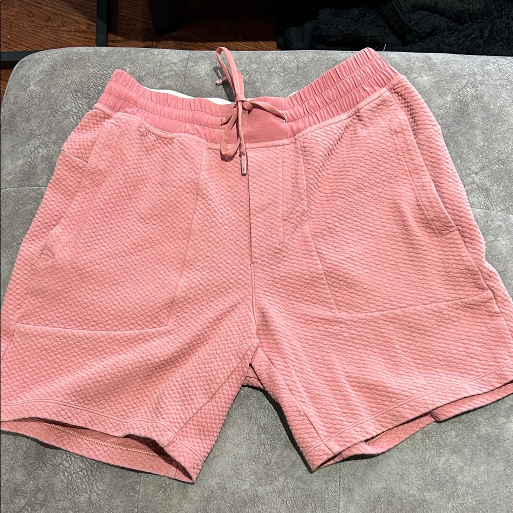lululemon athletica Men's Quilted Pink Drawstring Athletic Shorts size Medium